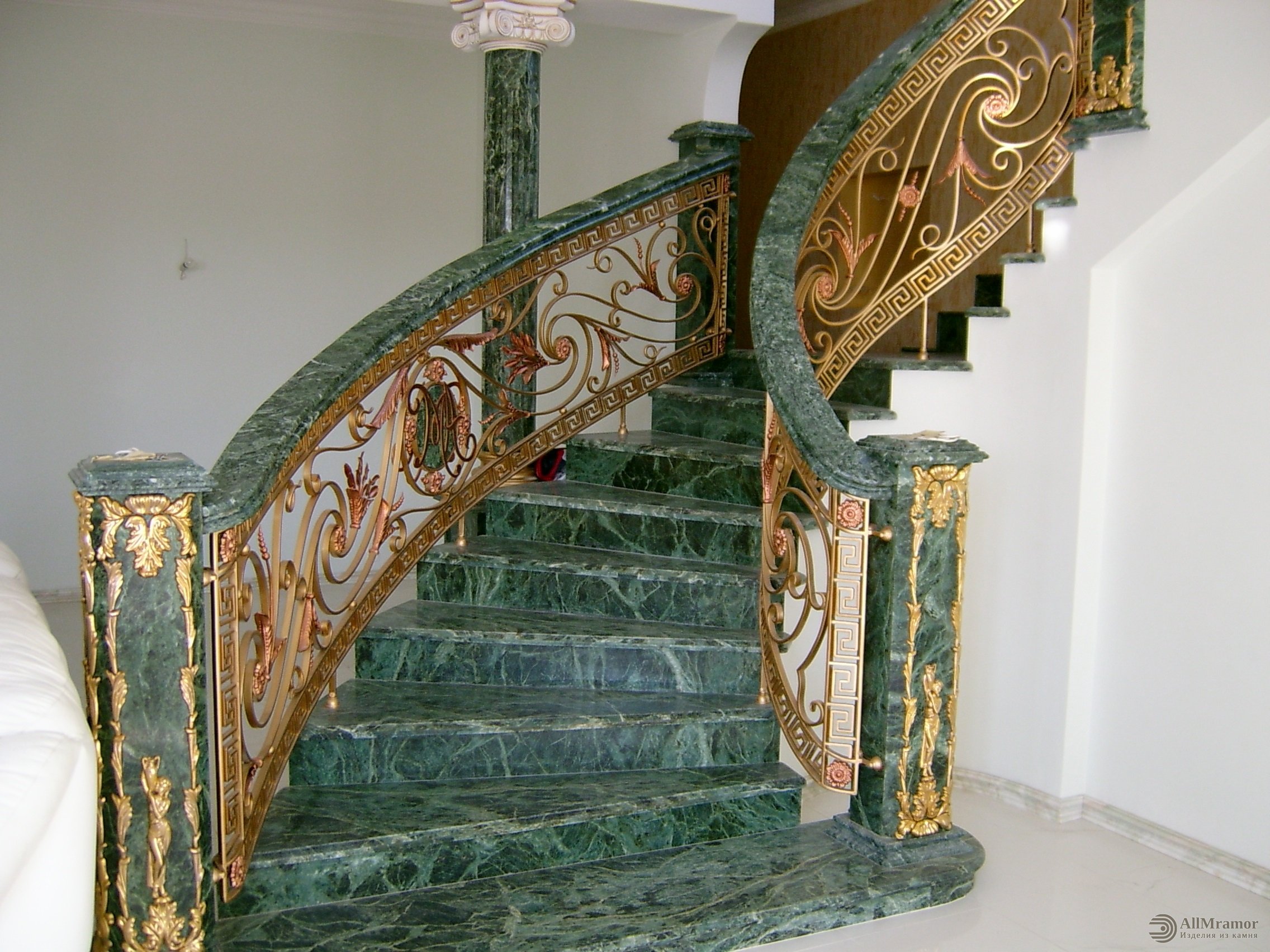 Мраморные лестницы